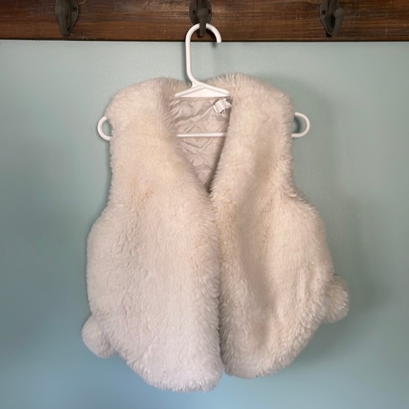 Ephex little girls soft fuzzy vest, size 130 (5T) - Picture 2 of 10